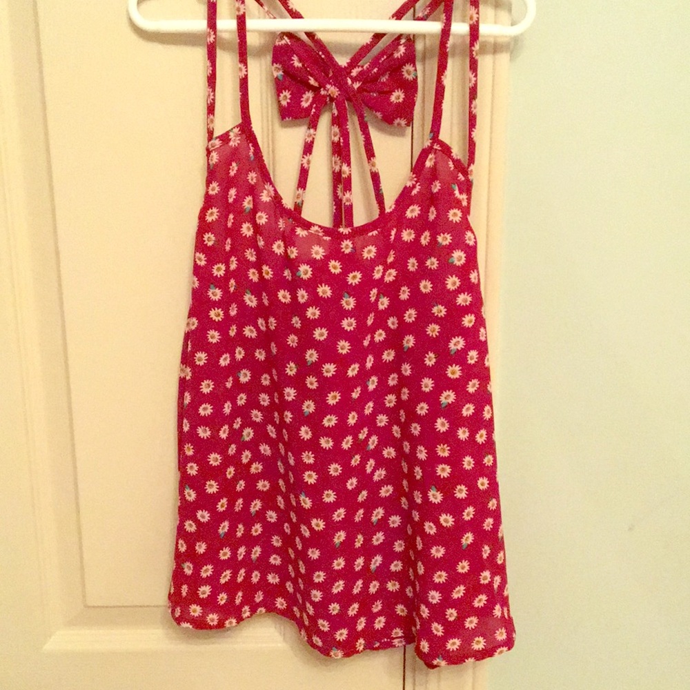 Red daisy top